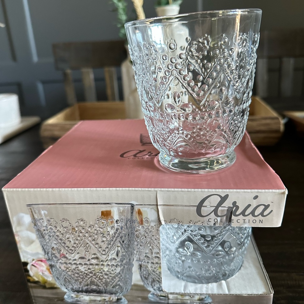Dalia Collection Textured Glass Tumbler